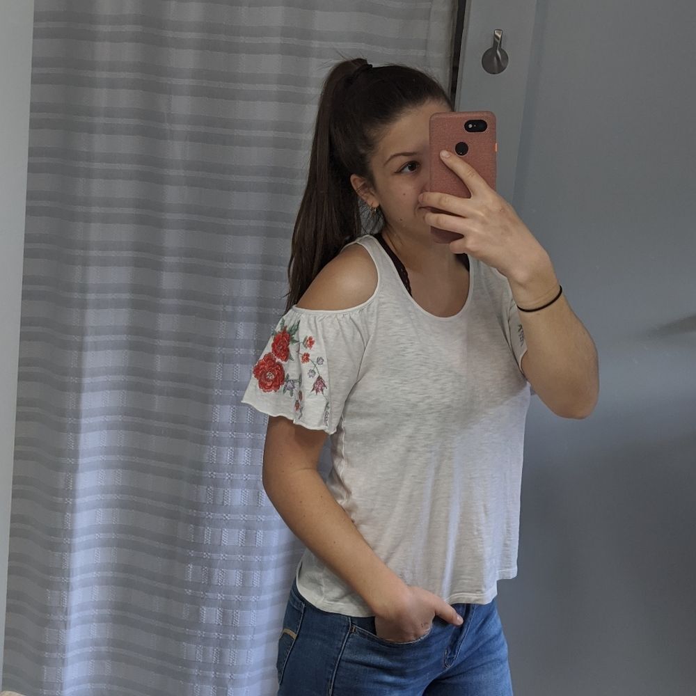 🧿Free with purchase AE Floral Top